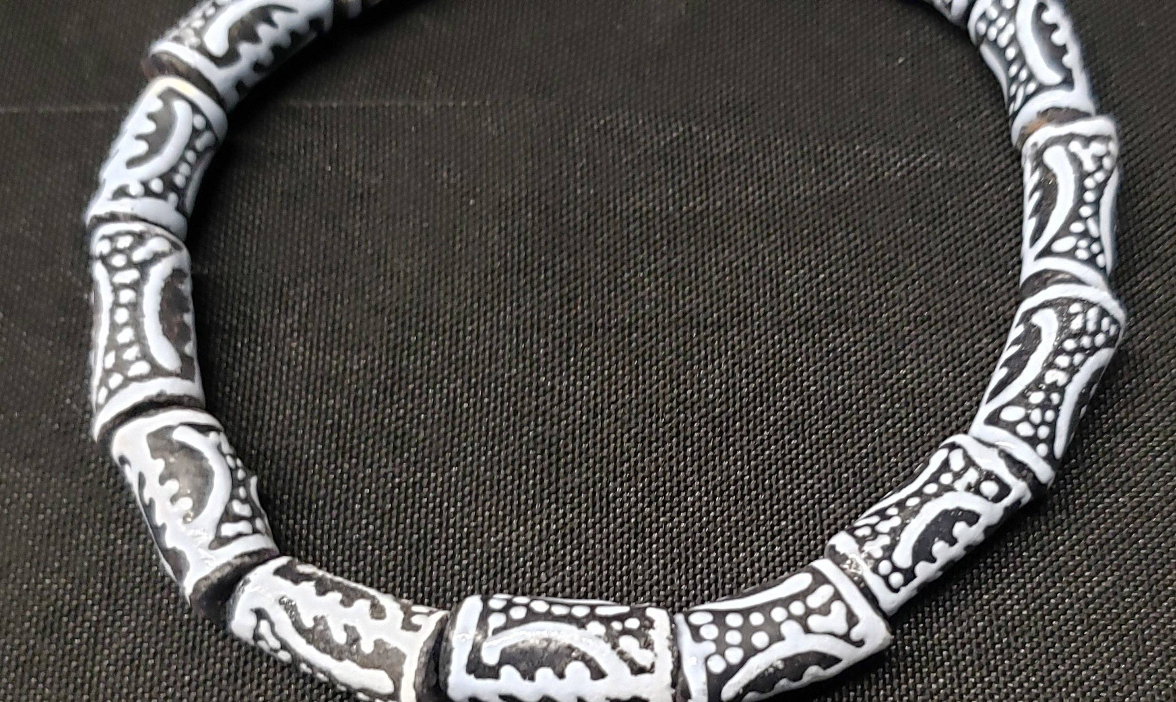 Aadampo African Beads - Venta al por mayor Cuentas - Cuentas de vidrio africanas, Cuentas de vidrio Adinkra, 15 Cuentas de vidrio Gye Nyame, AAB# 16753