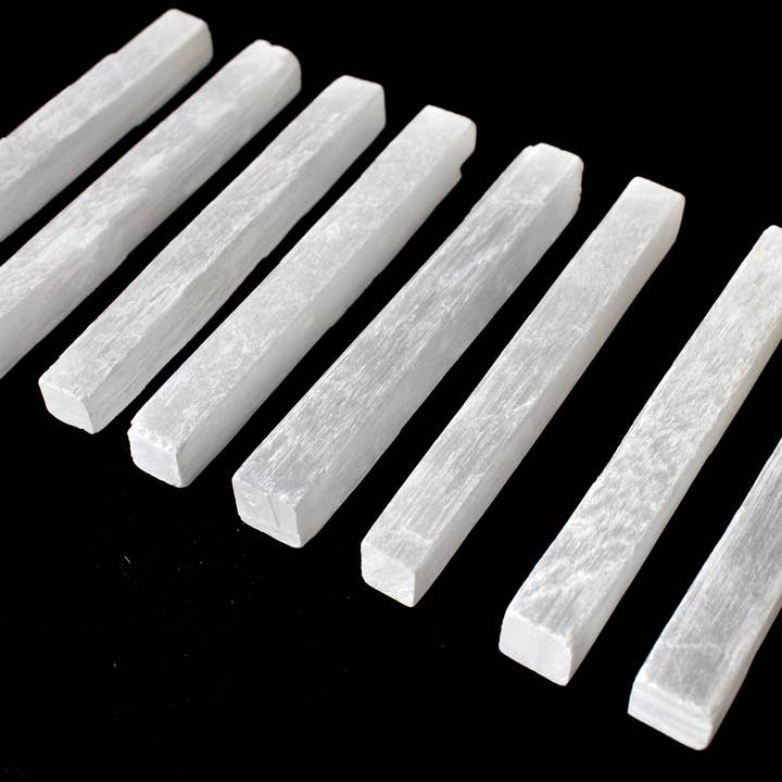 Lotto di 20 pezzi di tronchi di selenite 4" Bastoncini di ricarica in selenite tronchi per la vendita all'ingrosso da parte di Soothing Crystals