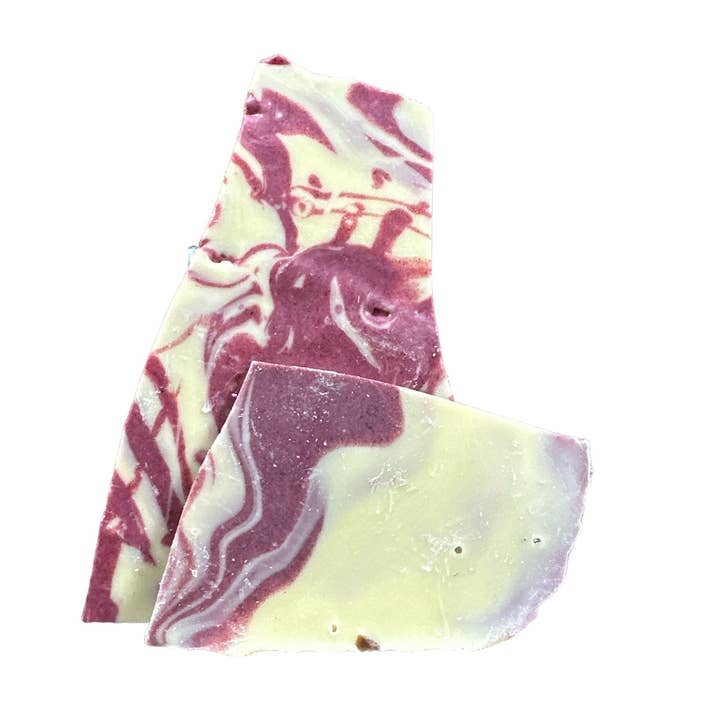 Tüte Weiße Cassis Bruch á 100g für den Großhandel von Daja Chocolate