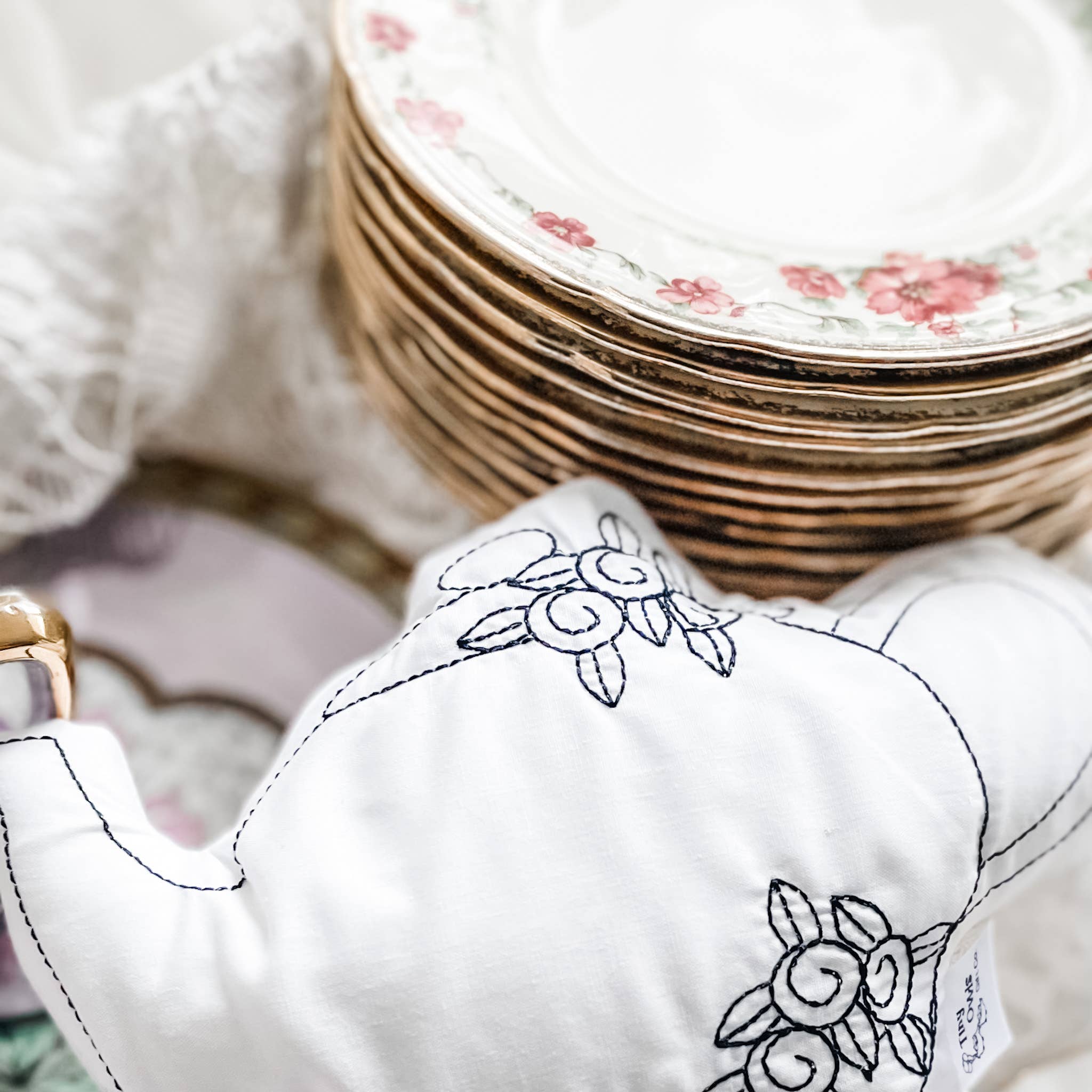 Tiny Owls Gift Co. - Wholesale DIY Craft Kit - Kids - Whimsical Teapot Reusable Coloring Craft for Kids1