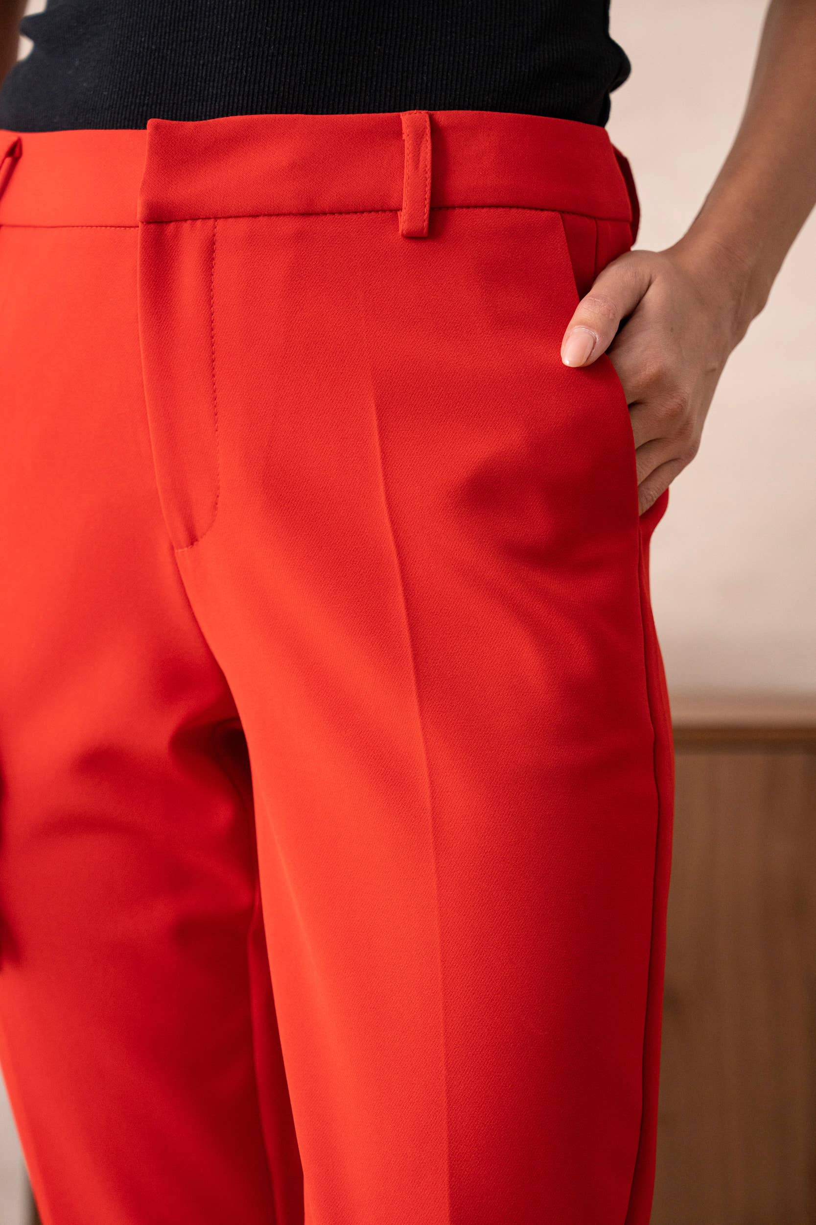 Attentif Paris – wholesale Pants – Women's – [Timeless] High-waisted cigarette pants16