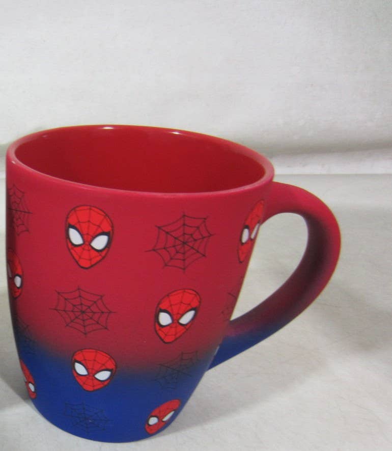 Silver Buffalo - Vente Tasse à café - Mug courbé jumbo 25oz Spiderman Spidey Webs Soft Touch Ombre2
