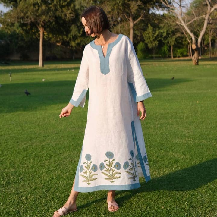 Hampton Kaftan Blue Flower for wholesale by Maison Marigold
