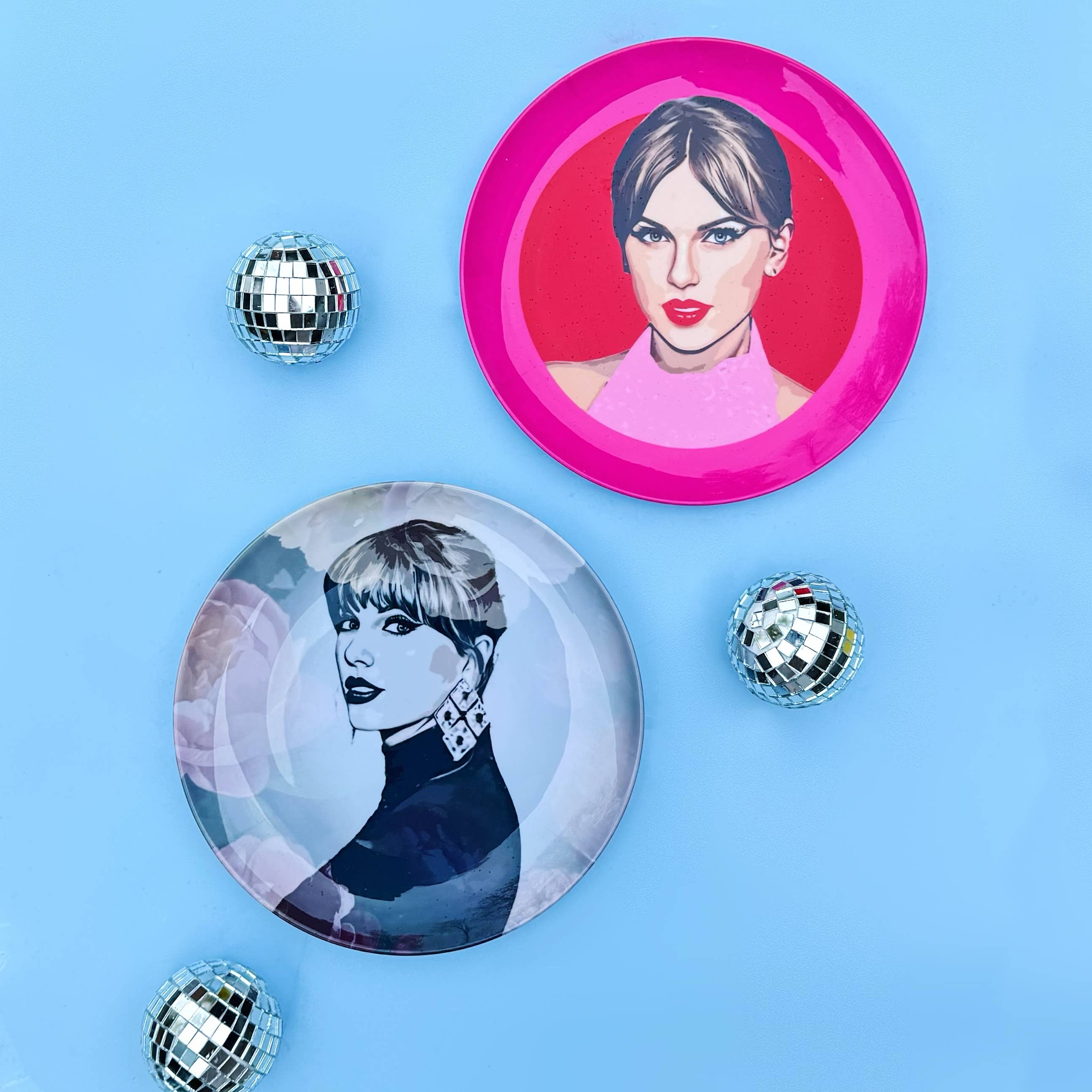 ART WOW - Wholesale Dinner Plate - PLATES, RED LIPS BY DOLLY WOLFE1