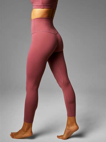 Prodotti (Victoria's Secret PINK Leggings) nuovi e usati in vendita, Facebook Marketplace