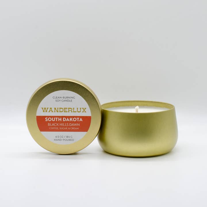 Wanderlux South Dakota Black Hills Dawn 6,5 ounce sojakaars voor wholesale door Wanderlux Candles