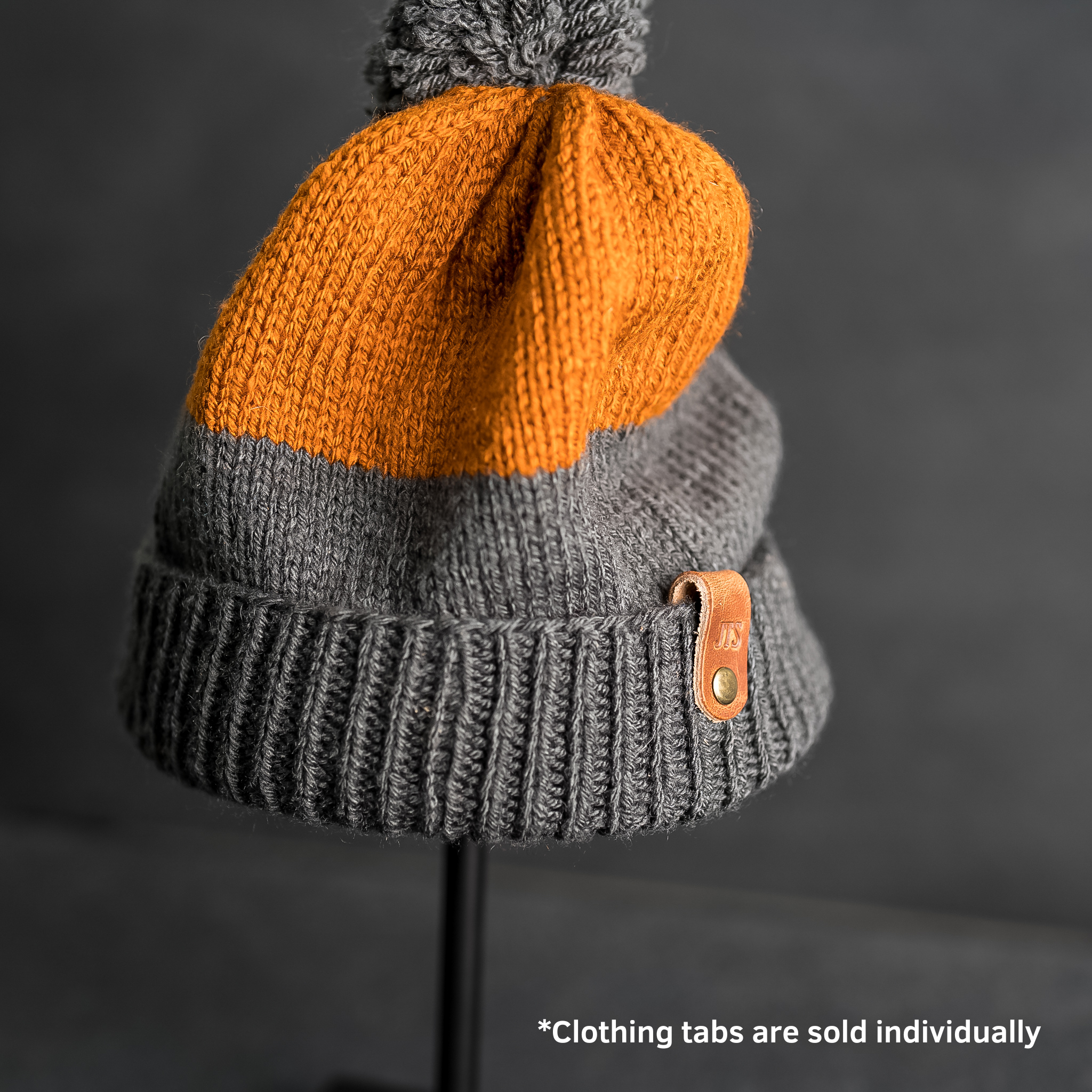 Ox & Pine - Vente Étiquette pour bagage - Onglets de vêtements en cuir personnalisés23