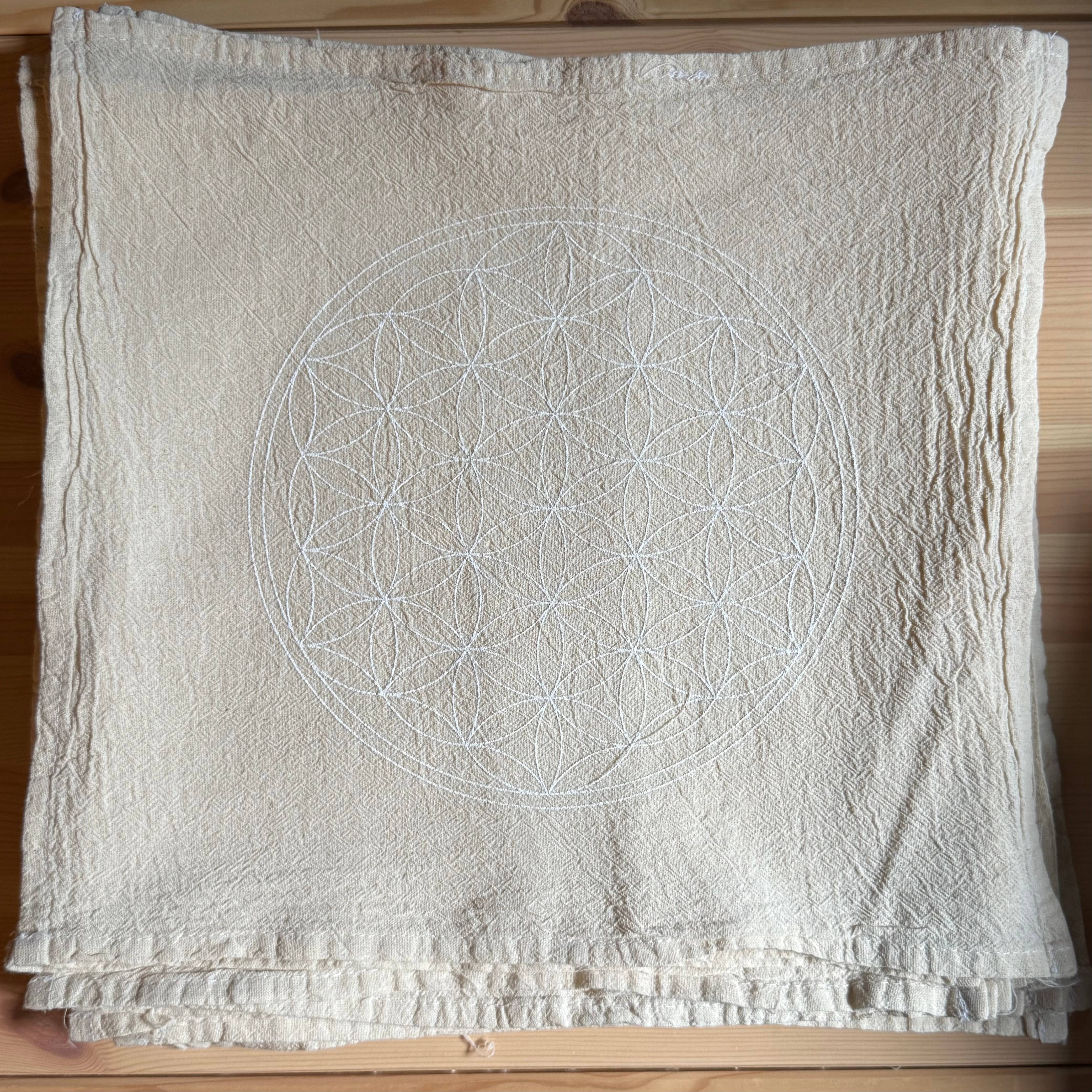 Crystal Grids - Vente Accessoire de méditation - Impression blanche Fleur de Vie, Tissu de Grille de Cristal, Tissu d'Autel1