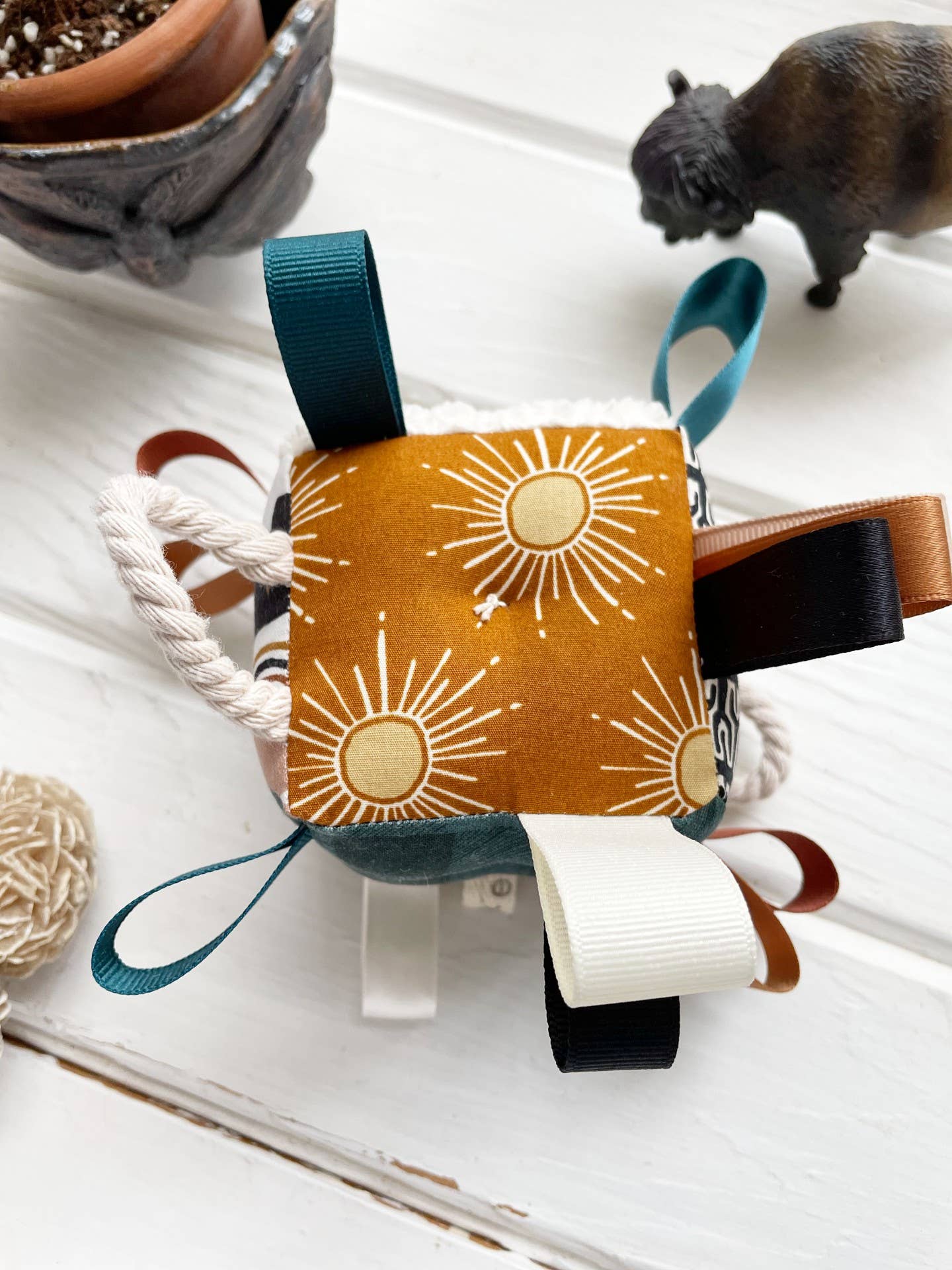 The Bird & Elephant – Engroshandel Rangle - Baby – Earth Rainbow sensoriske babyblokbåndmærker rangle1