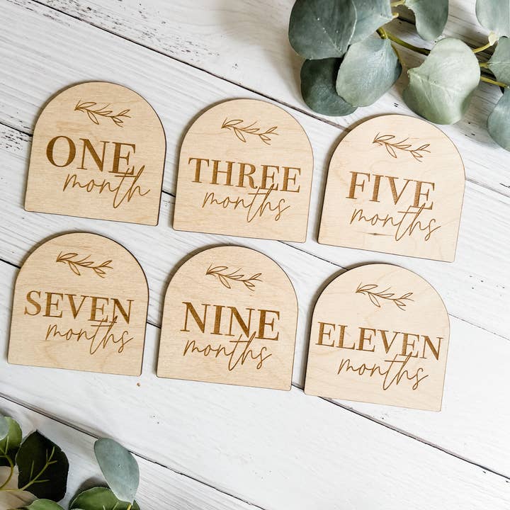 Signes « Baby Milestone » - Arch Mixed Font pour la vente par Dandelion Lane