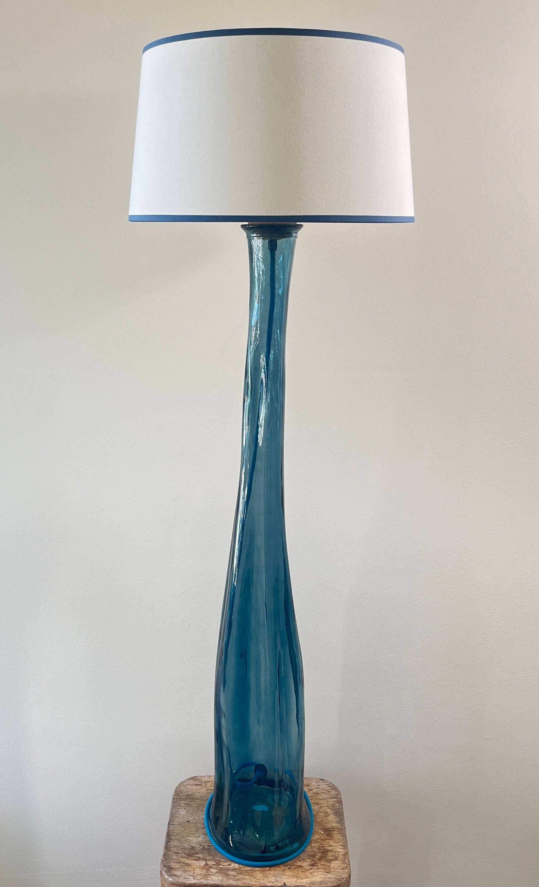 Jarapa - Wholesale Floor Lamp - Recycled Glass 106cm Everest Lamp2