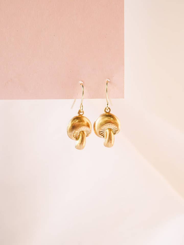 Orecchini fungo in ottone per la vendita all'ingrosso da parte di Asher Grey