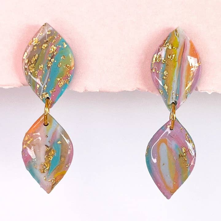 Handgemaakte oorbellen - Rainbow Drops voor wholesale door Isla & Marigold