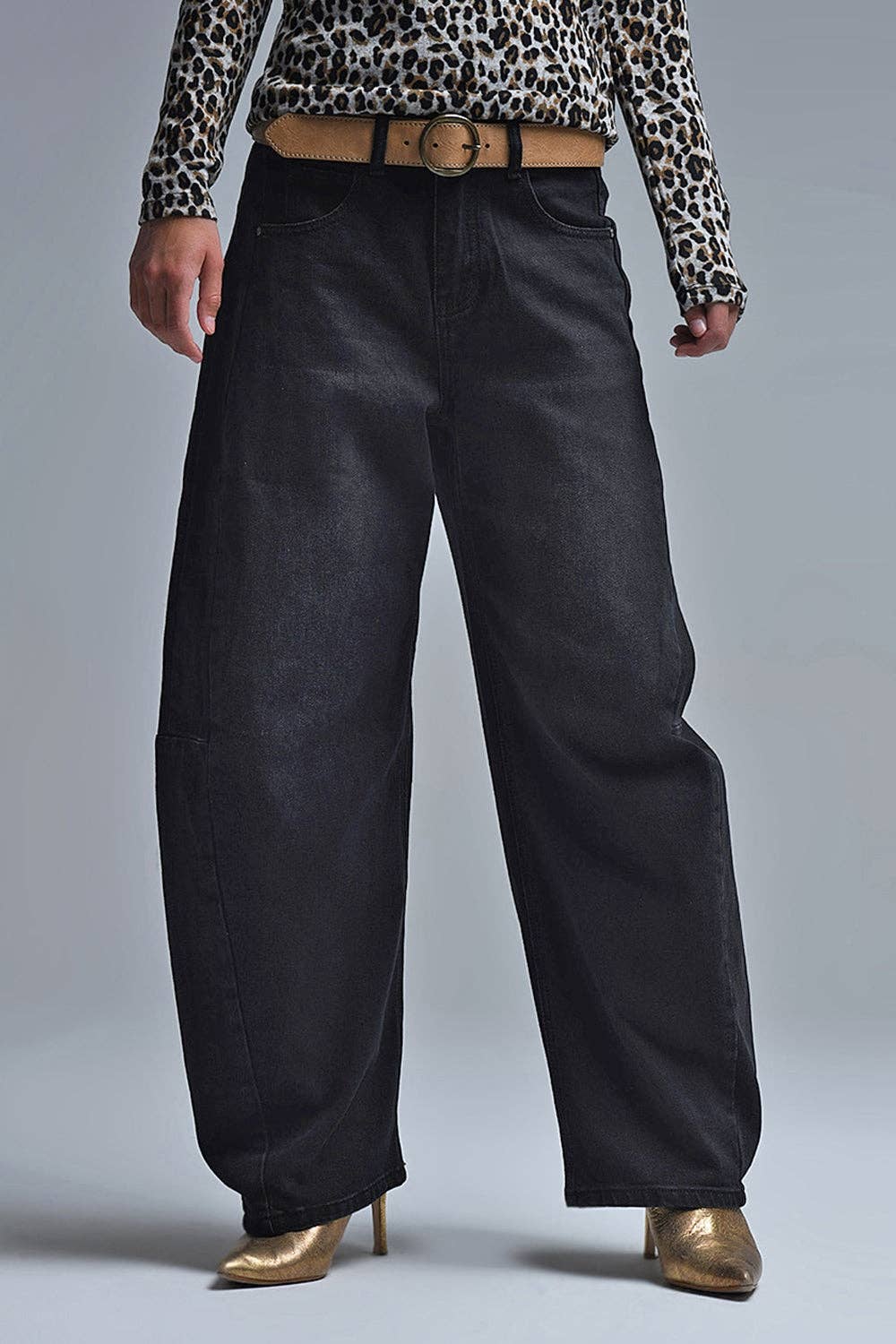 Black Barrel Jeans With Side Seam Detail for wholesale on Faire2