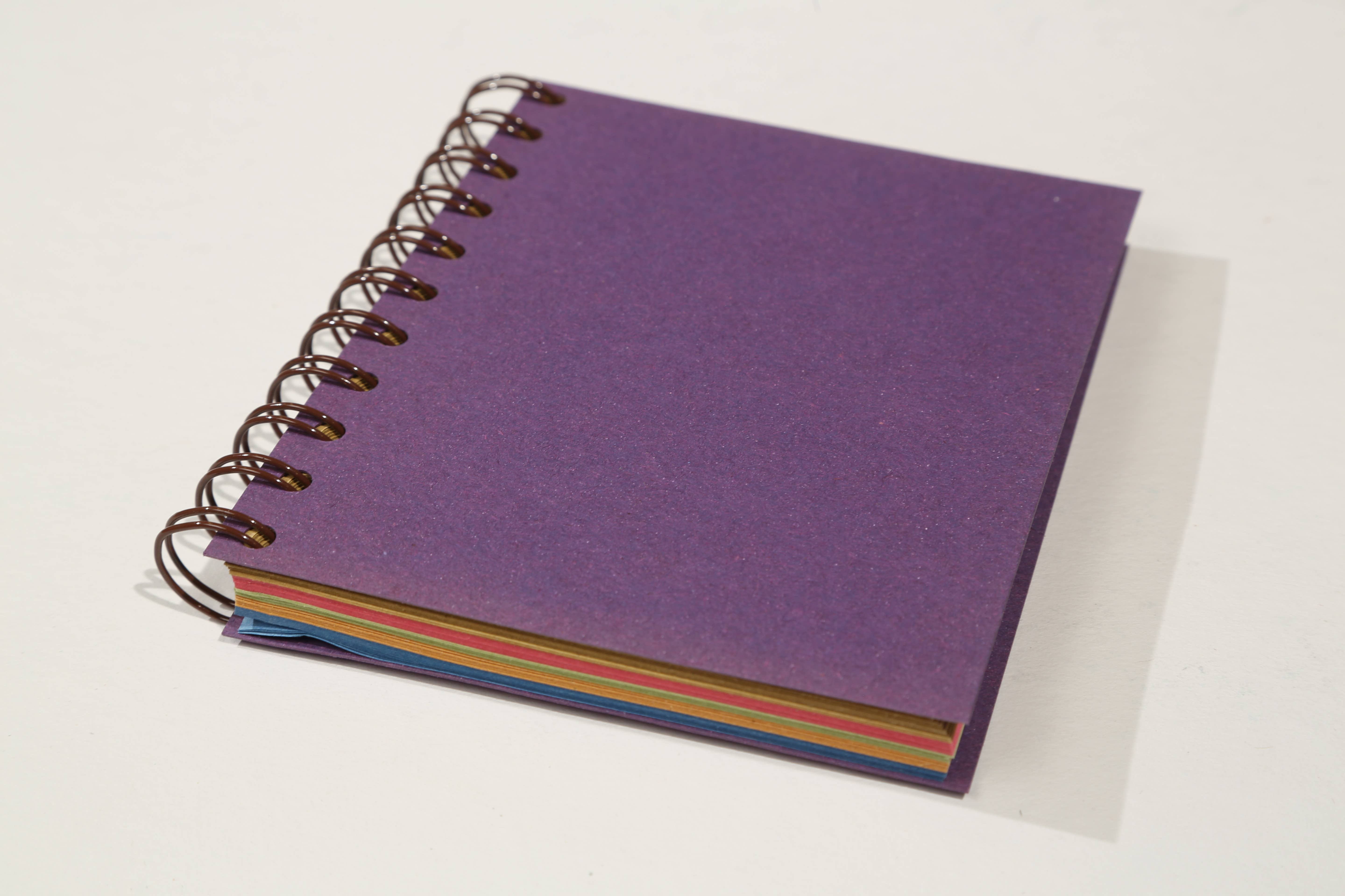 Maki Nature – wholesale Anteckningsblock – Spiralblock 11,5 x 13,5 cm med mångfärgade blad8