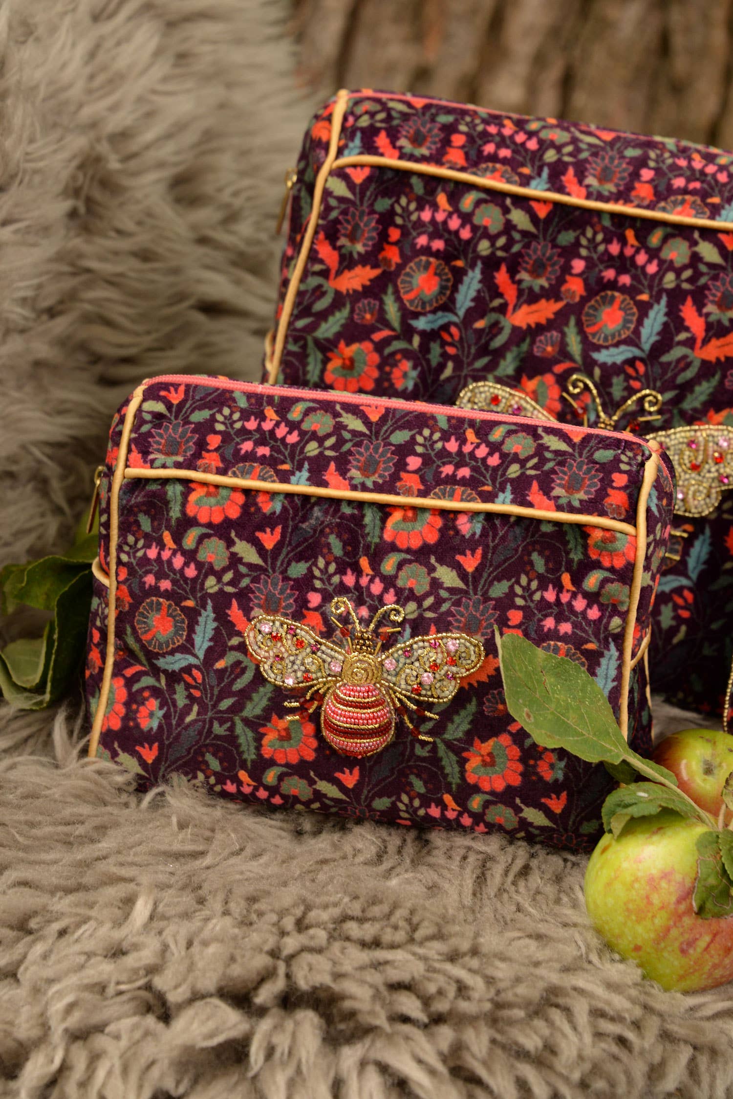 My Doris - Wholesale Pouch - Women's - PINK & GOLD BEE PATTERNED MEDIUM POUCH1