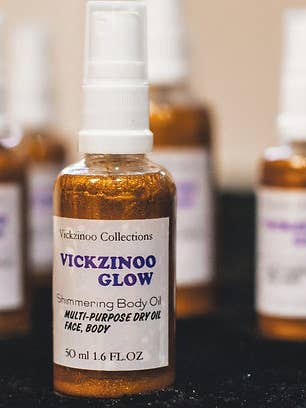 Vickzinoo Glow Flimrende Kropsolie 50ML for engroshandel hos Vickzinoo Collections