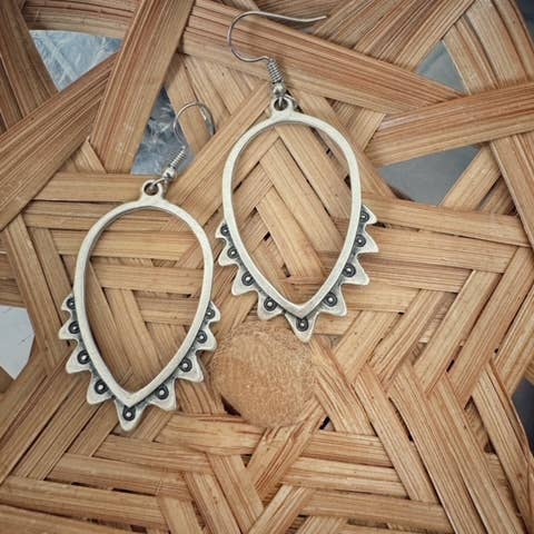 Red Shed Designs - Wholesale Dangle Earrings - Antique Silver Open Boho Teardrop Shaped Earrings1