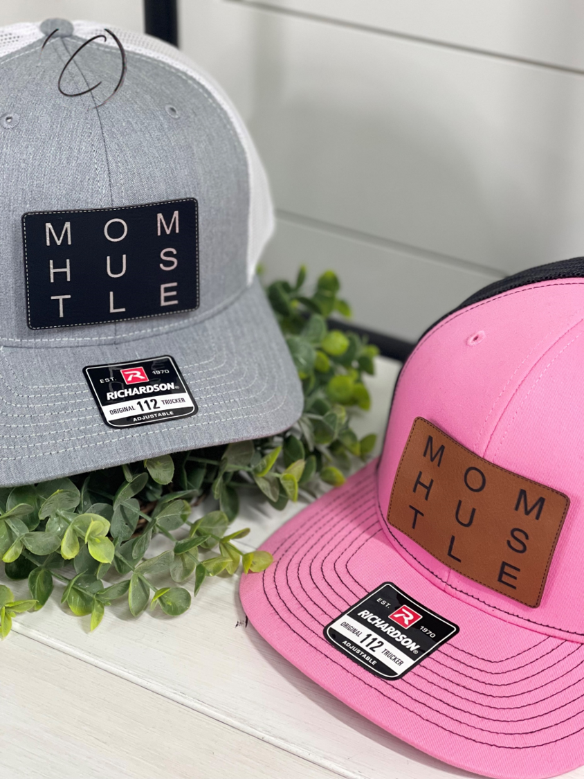 CMD Wholesale - Vente Casquette de camionneur – femme - Casquette Snapback Mom Hustle Patch pour adulte0