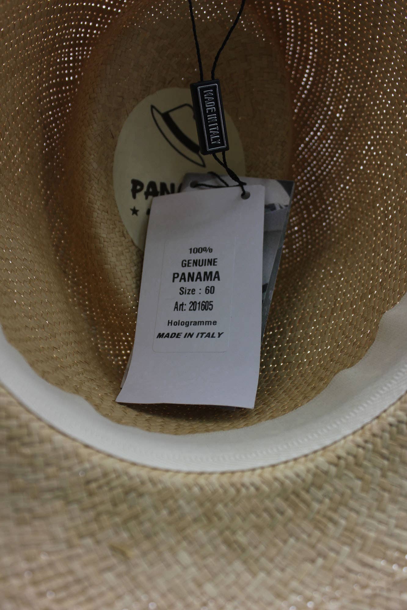 Hologramme Paris – Großhandel Strohhut – Herren – Panama Original Strohhut mit kontrastierendem Lederband4