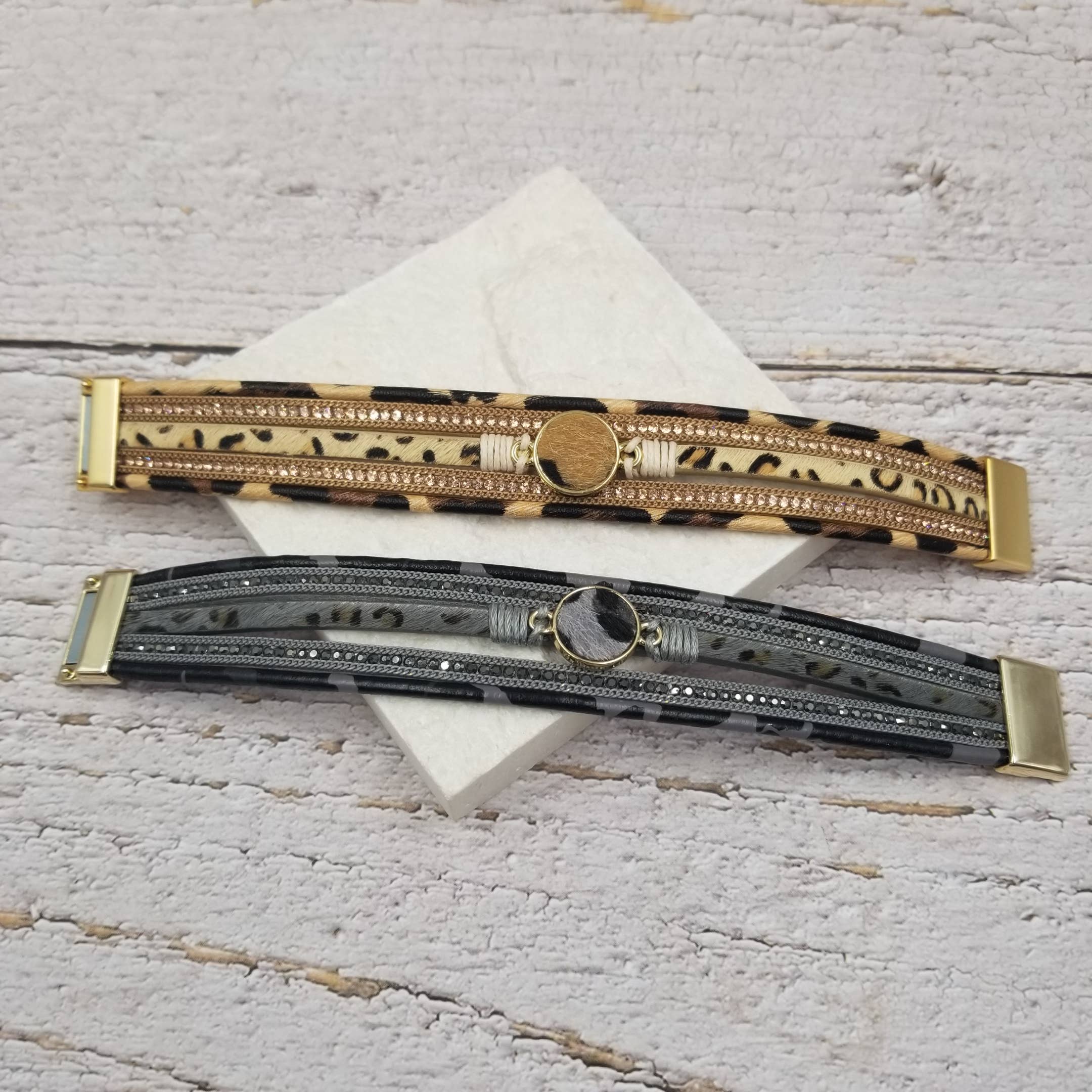 Treasure Wholesale - Vente Bracelet jonc - Bracelet en cuir magnétique léopard2