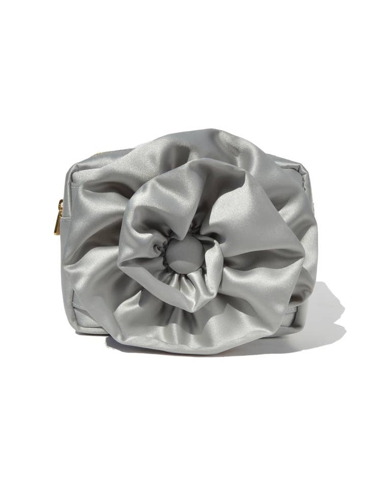 Pulset Satin Sølv for engroshandel hos Celina Martín