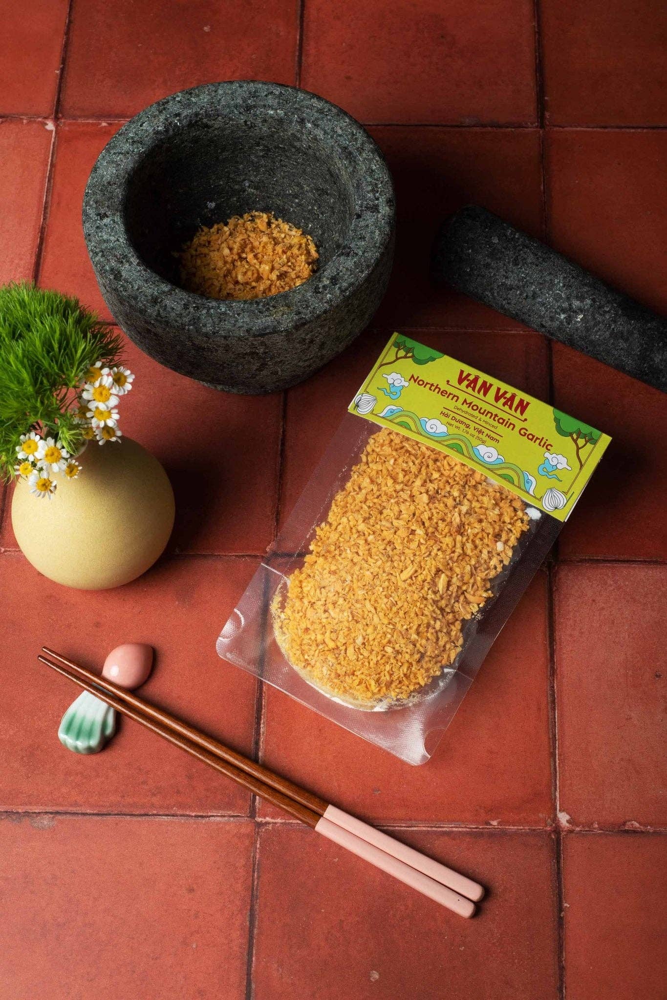 Vân Vân - Wholesale Dried Spice - Minced Northern Mountain Garlic Dried Herb - Single Origin1