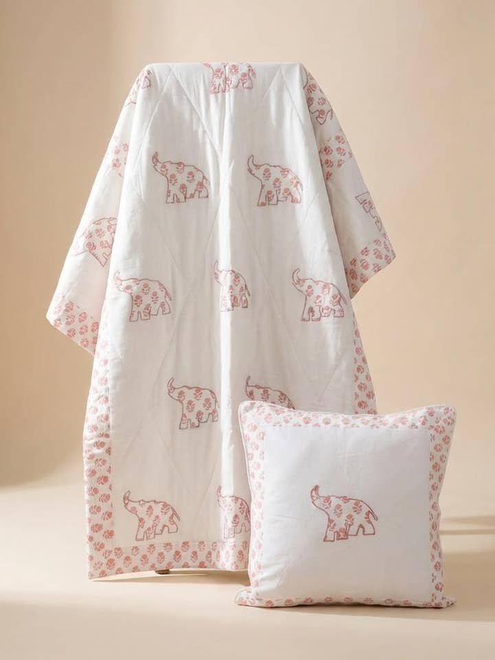 Trapunta per culla Elefante Rosa per la vendita all'ingrosso da parte di Kapara London