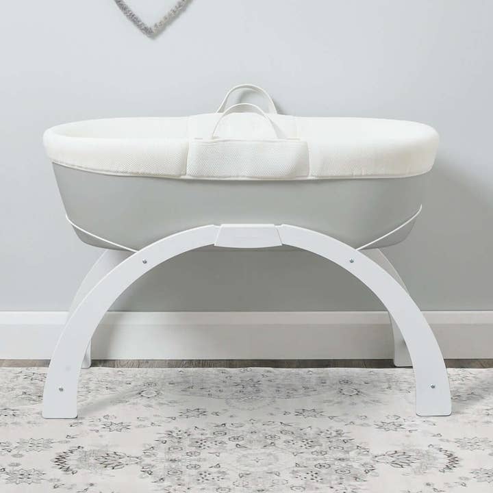 Dreami Moses Basket and Stand for wholesale by Shnuggle