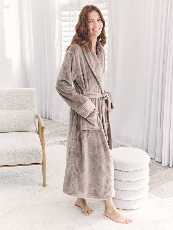 Fleece Long Dressing Gown - Beige for wholesale by Chelsea Peers