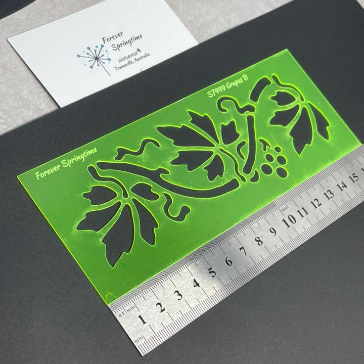 GRAPES 'B' Stencil | Australske hjemmelavede for engroshandel hos Forever Springtime
