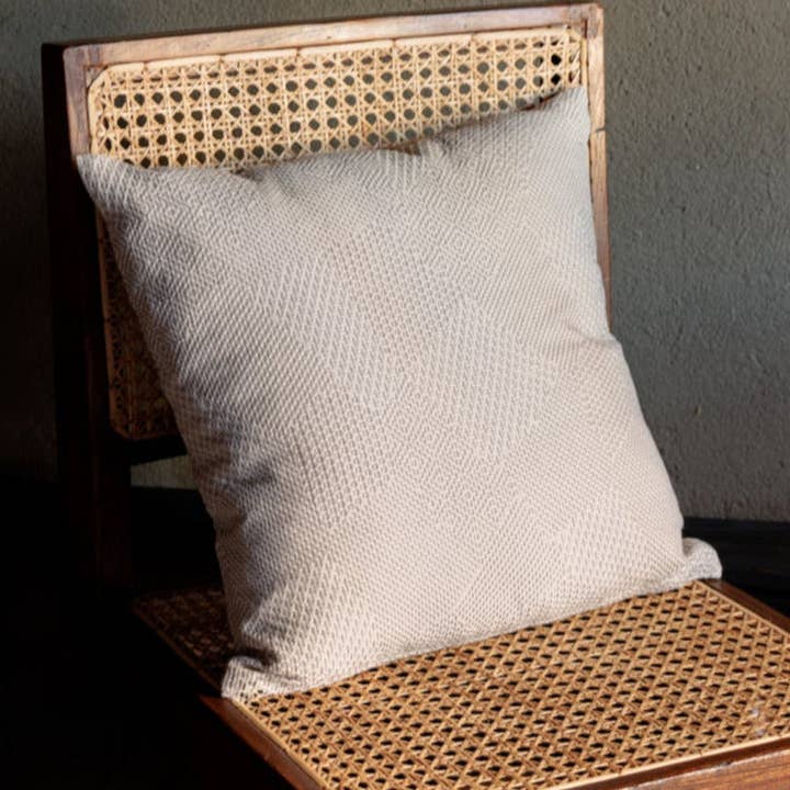 Housse de Coussin Sashiko – Blanc pour la vente par Link Collective