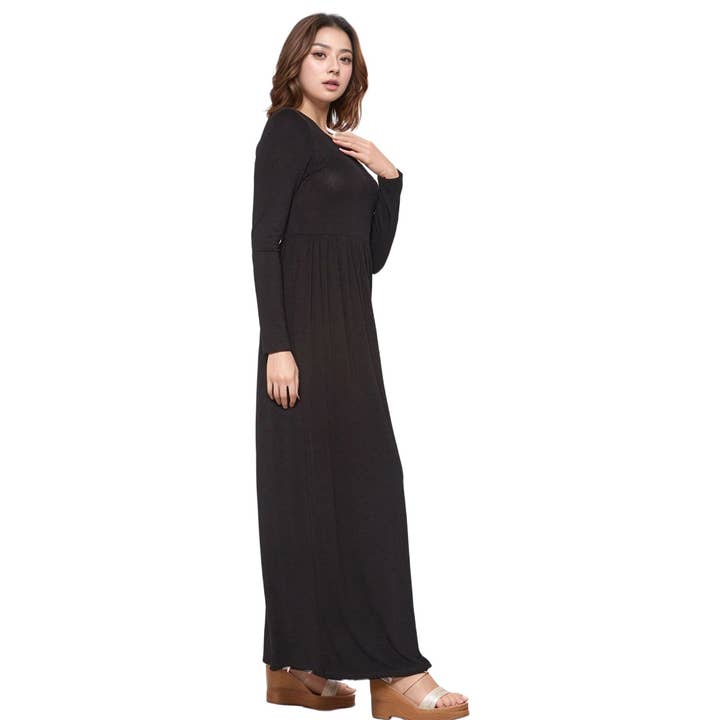 Robe longue basique à manches longues et évasée pour femme pour la vente par Robin K