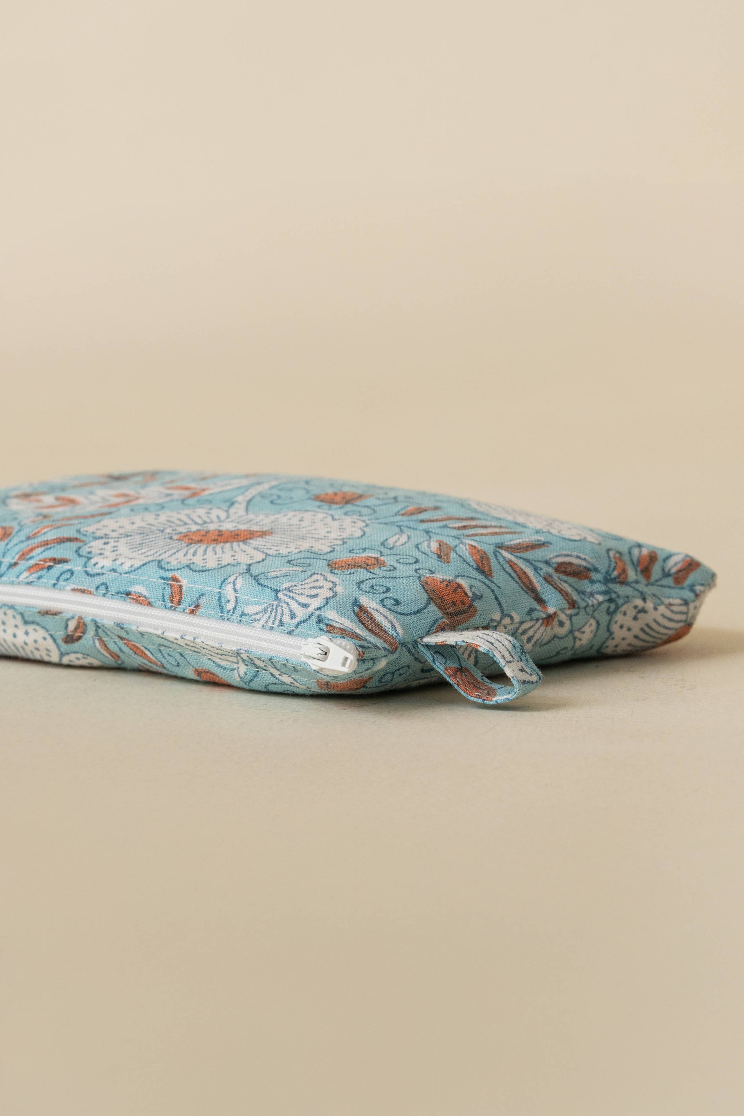 Live Linen – Engroshandel Posetaske - Dame – Minimalistisk bloktryk Dios linned lille pung – Hverdagsbrug2