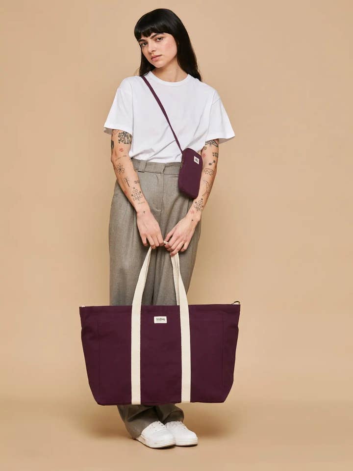 Jean Prune weekend bag for wholesale by Hindbag