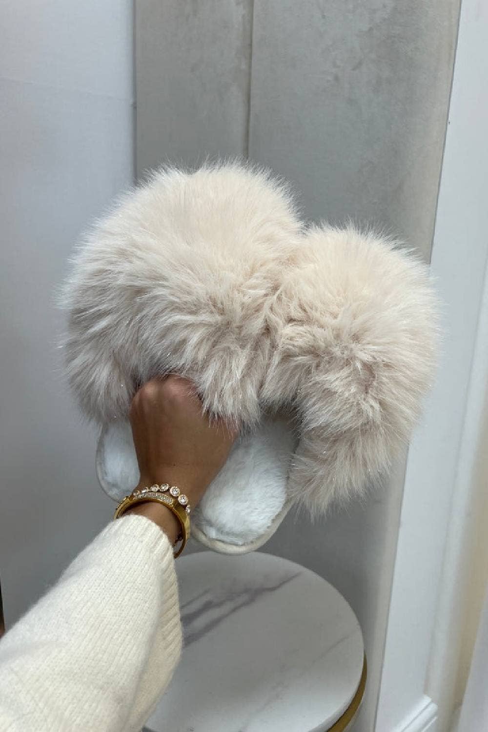 No Doubt Shoes - Wholesale Slippers - Women's - Extreme Oversized Faux Fur Fluffy Slippers (24 PAIRS)1