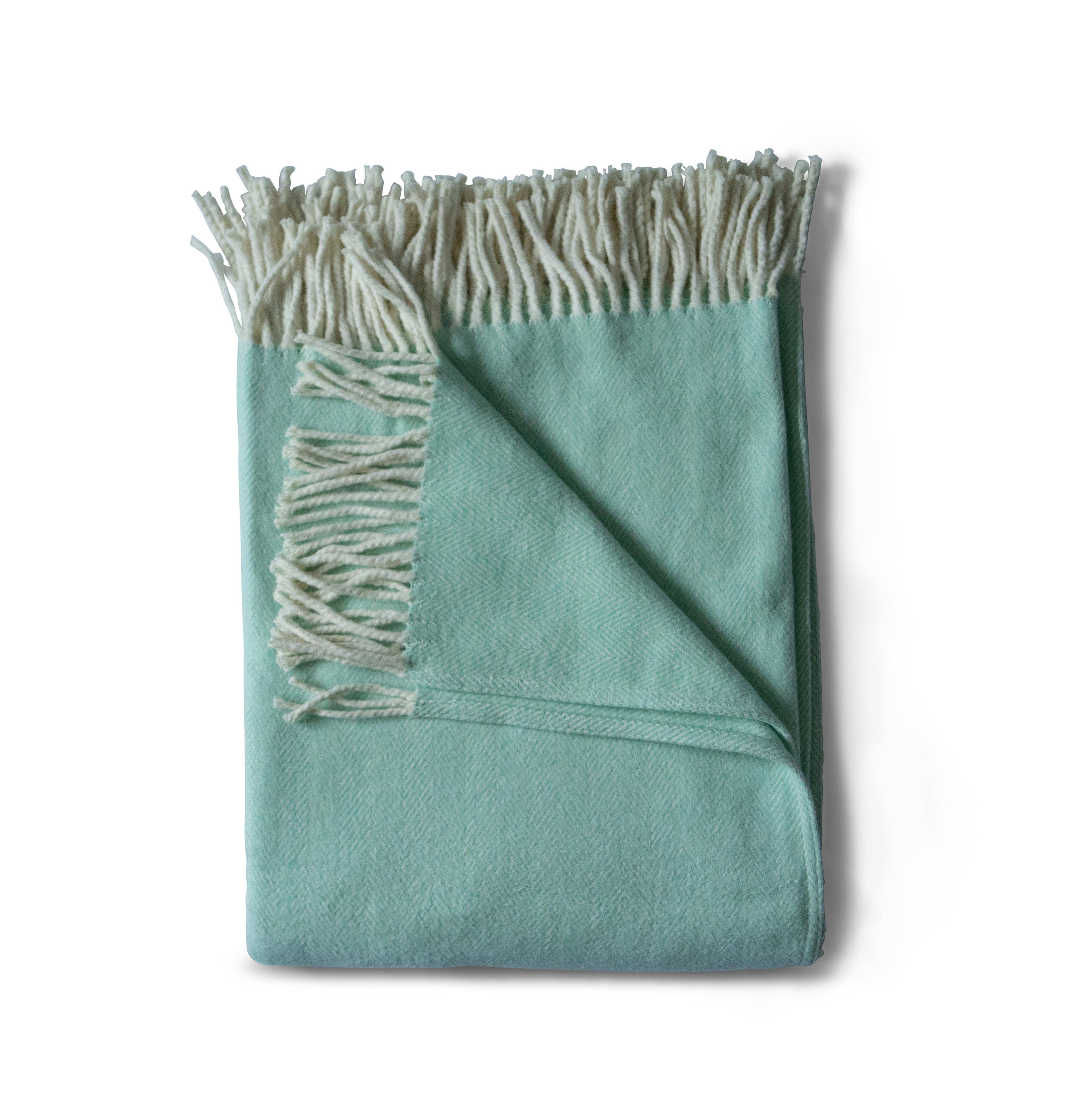 Evangeline Linens - Wholesale Throw Blanket - NEW! Cotton Herringbone Throws5