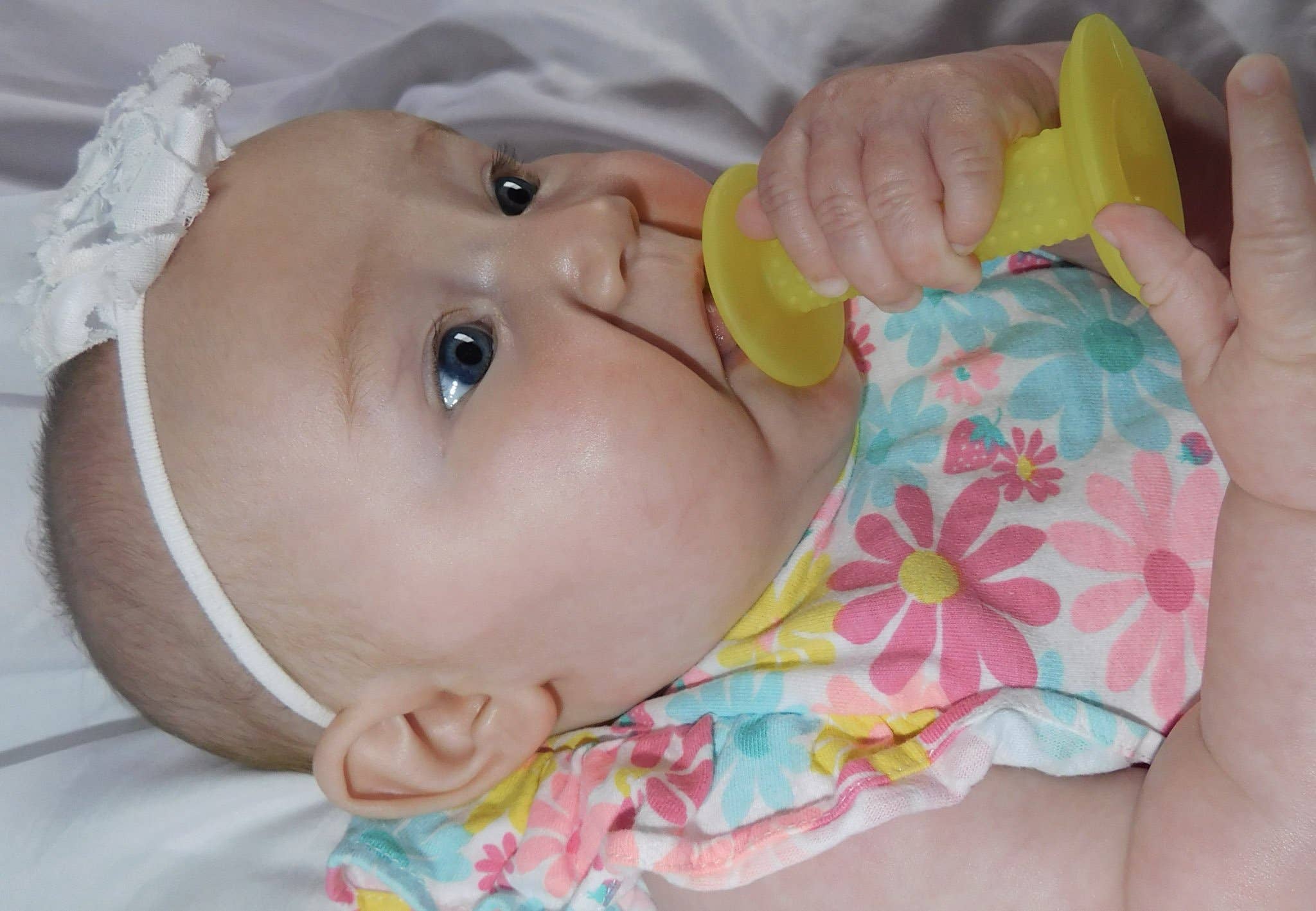 Paci-Pop – wholesale Teether (not clip-on) – Baby – Transitional Teether Pink/Yellow2