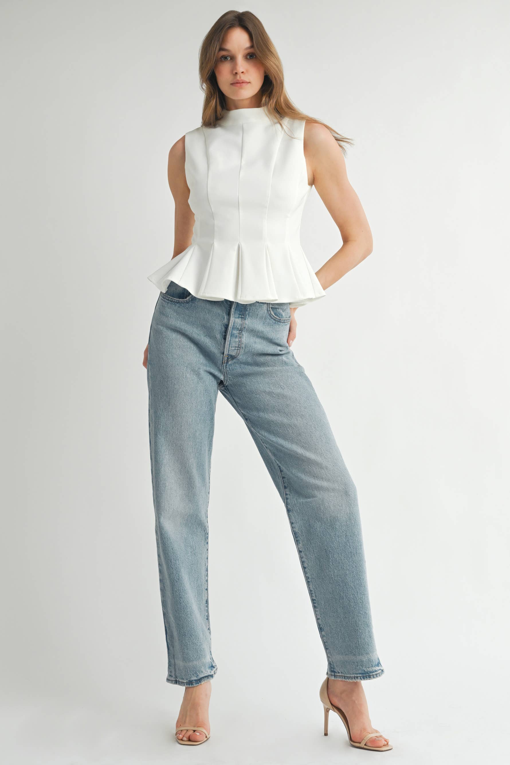 EB LUXE – wholesale Blus - Dam – Ärmlös Hög Hals Volangblus LT19303