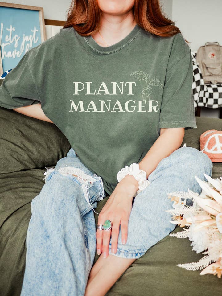 CVH DREAMY LTD – wholesale T-shirt (graphic) – women's – Plant Manager Shirt,Funny Gardening for Plant Lovers Sweater1