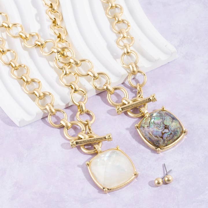 Set di collana con ciondolo in pietra quadrata sfaccettata per la vendita all'ingrosso da parte di The Looks by Fame Accessories