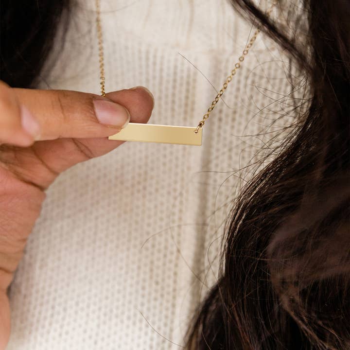 Sierlijke gouden bar ketting gevuld met massief goud voor wholesale door Zen and Zuri