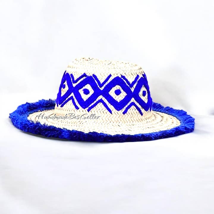 Handgeweven strohoed met blauw raffia-borduursel voor wholesale door HandmadeBestSeller
