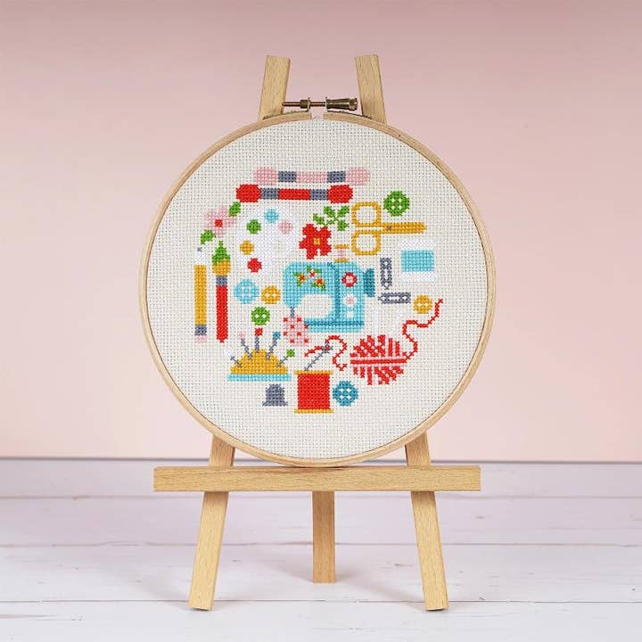 Caterpillar Cross Stitch - Wholesale Borduurbenodigdheden - Oh Sew Crafty - Borduurpakket