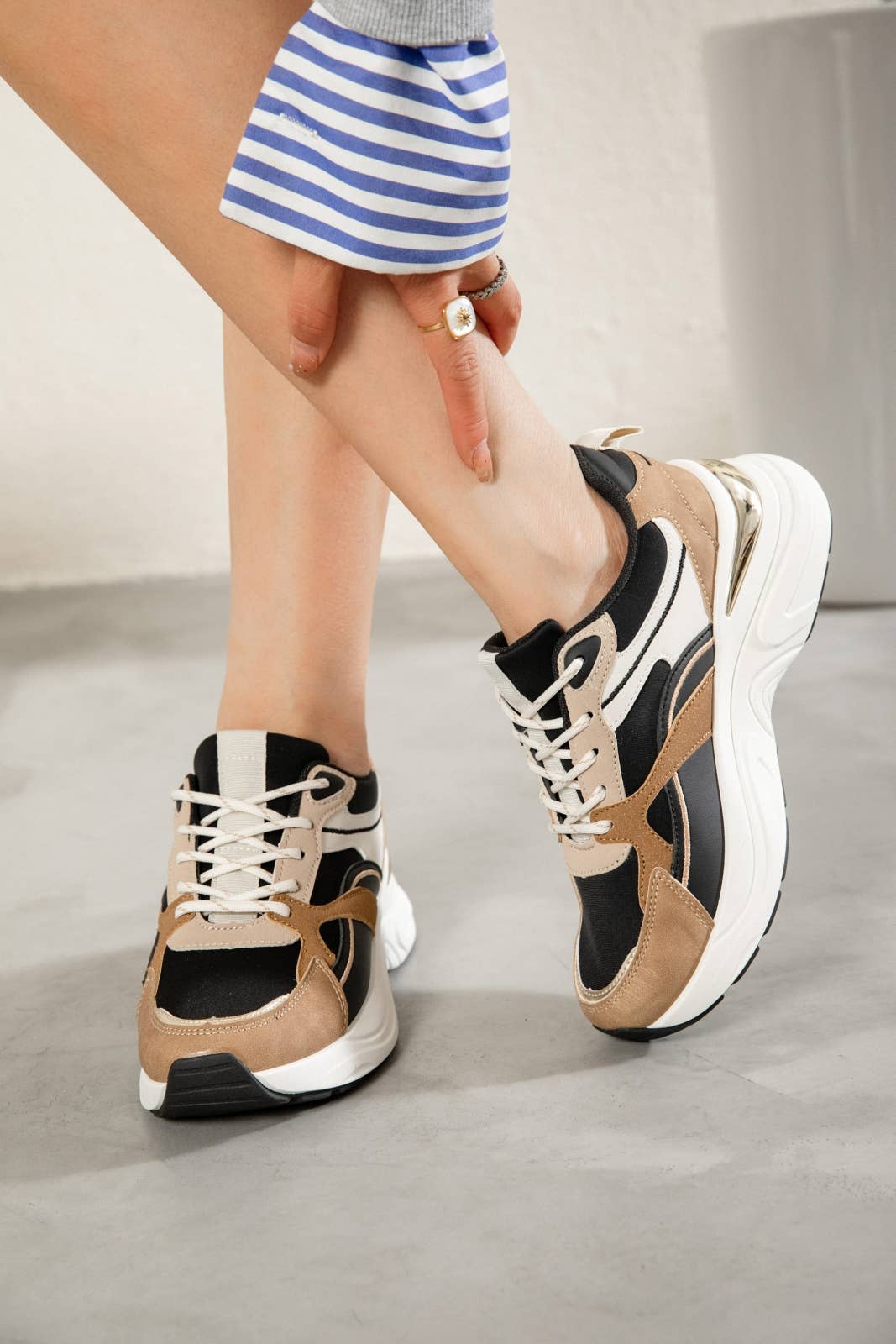 ERYNN - Wholesale Lifestyle Sneakers - Women's - Lace-up sneakers - Lilwenn0