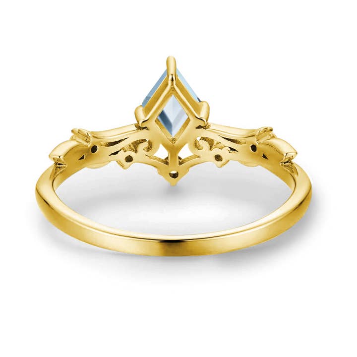 Azura Jewelry – Großhandel Band/Stapelring – Victorianische Spitzen-Himmelblau-Topas-Ring (Gelbgold)©4