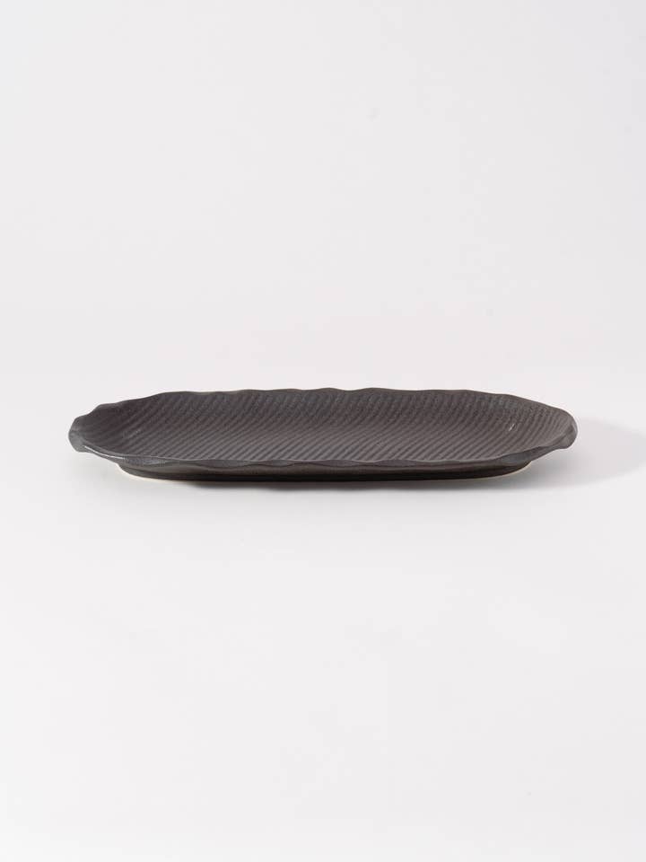 Wavy Long Platter Black for wholesale by LAKOLE
