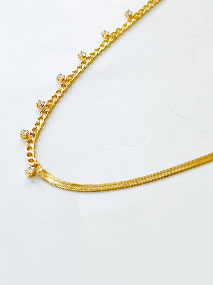 Ras de cou mi-moitié-moitié à chevrons et à maillons pour la vente par We R Brand