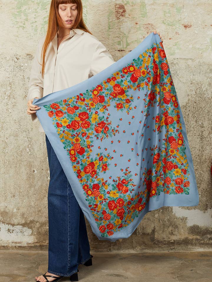 Portuguese blue floral scarf for wholesale by Eturel Madrid