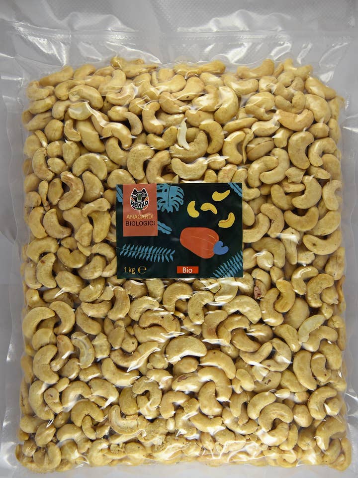 ORGANIC NATURAL CASHEW NUTS 1 KG Organic, for wholesale by Rewild Srl